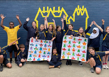 Kensington Primary School’s winning artwork brings Christmas cheer to Docklands